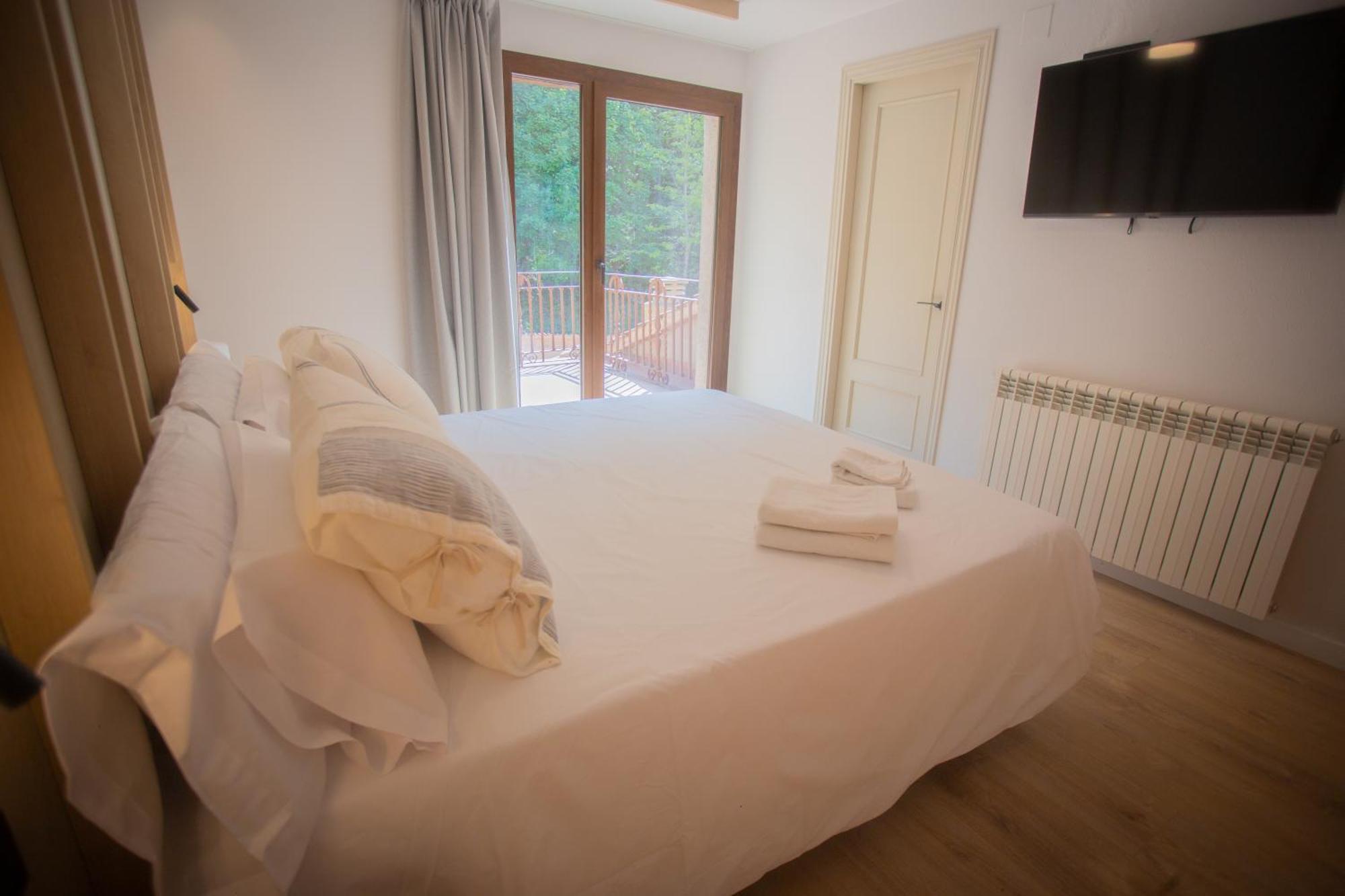 L'Indret Del Pedraforca Adults Only Hotell Saldés Exteriör bild