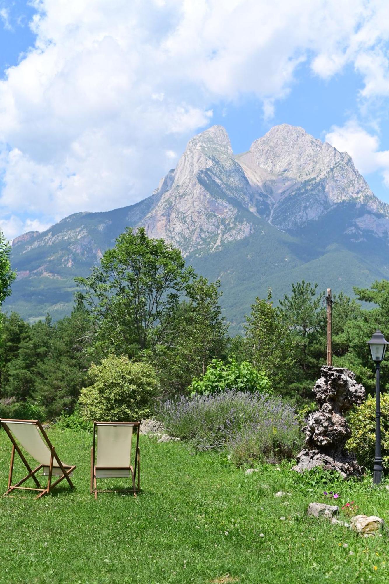 L'Indret Del Pedraforca Adults Only Hotell Saldés Exteriör bild