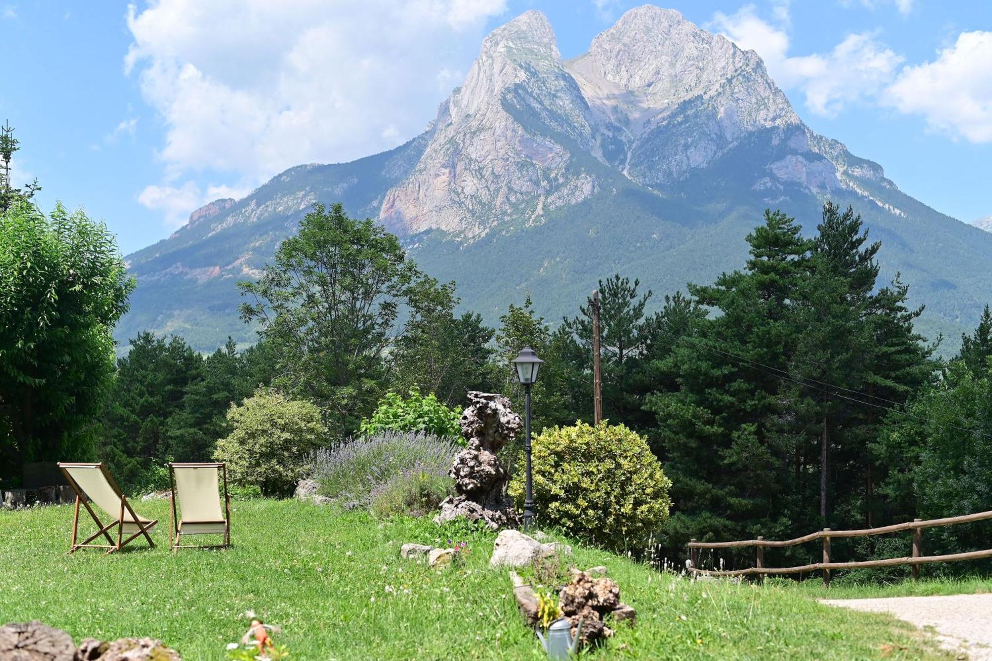 L'Indret Del Pedraforca Adults Only Hotell Saldés Exteriör bild